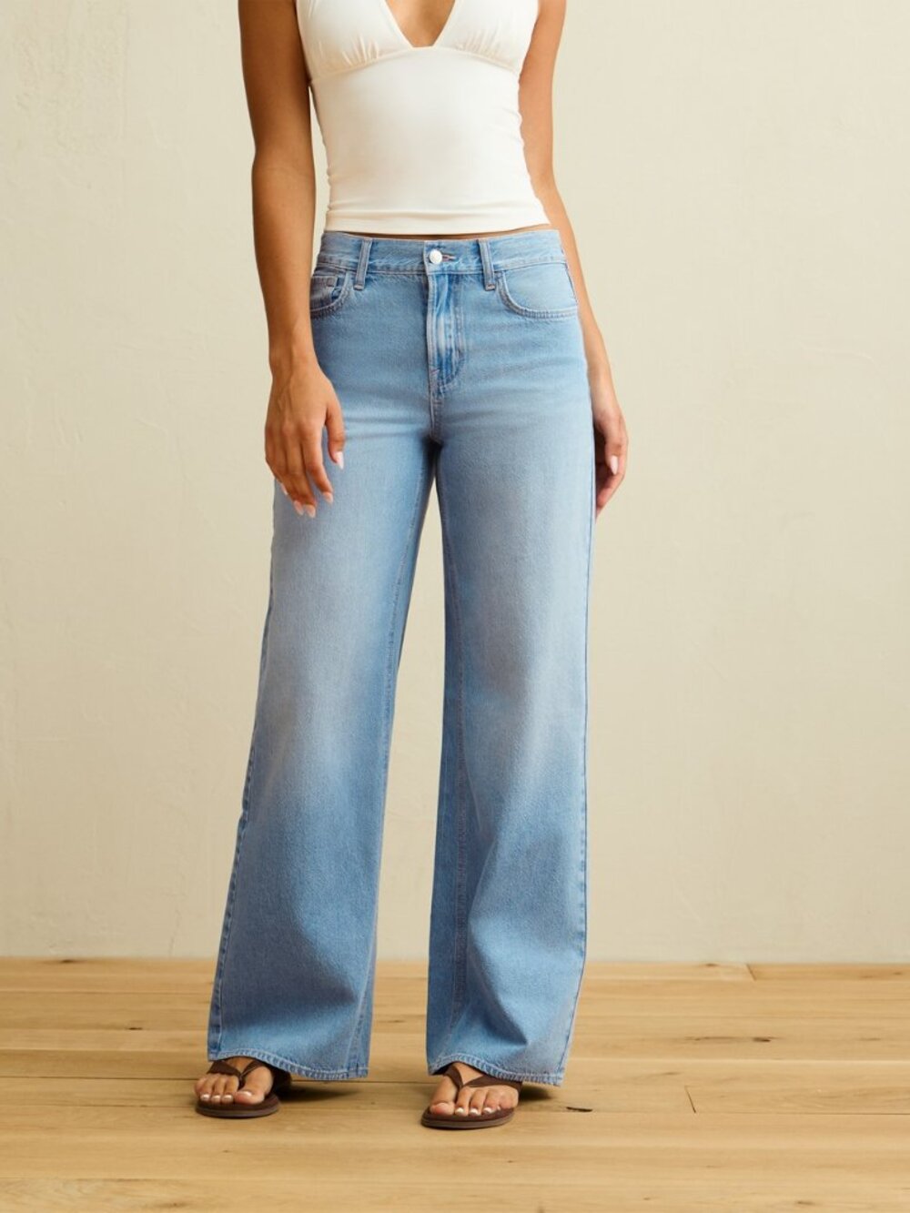 American Eagle Dreamy Drape Baggy Wide Leg Jean Super High Rise 000 NWT
